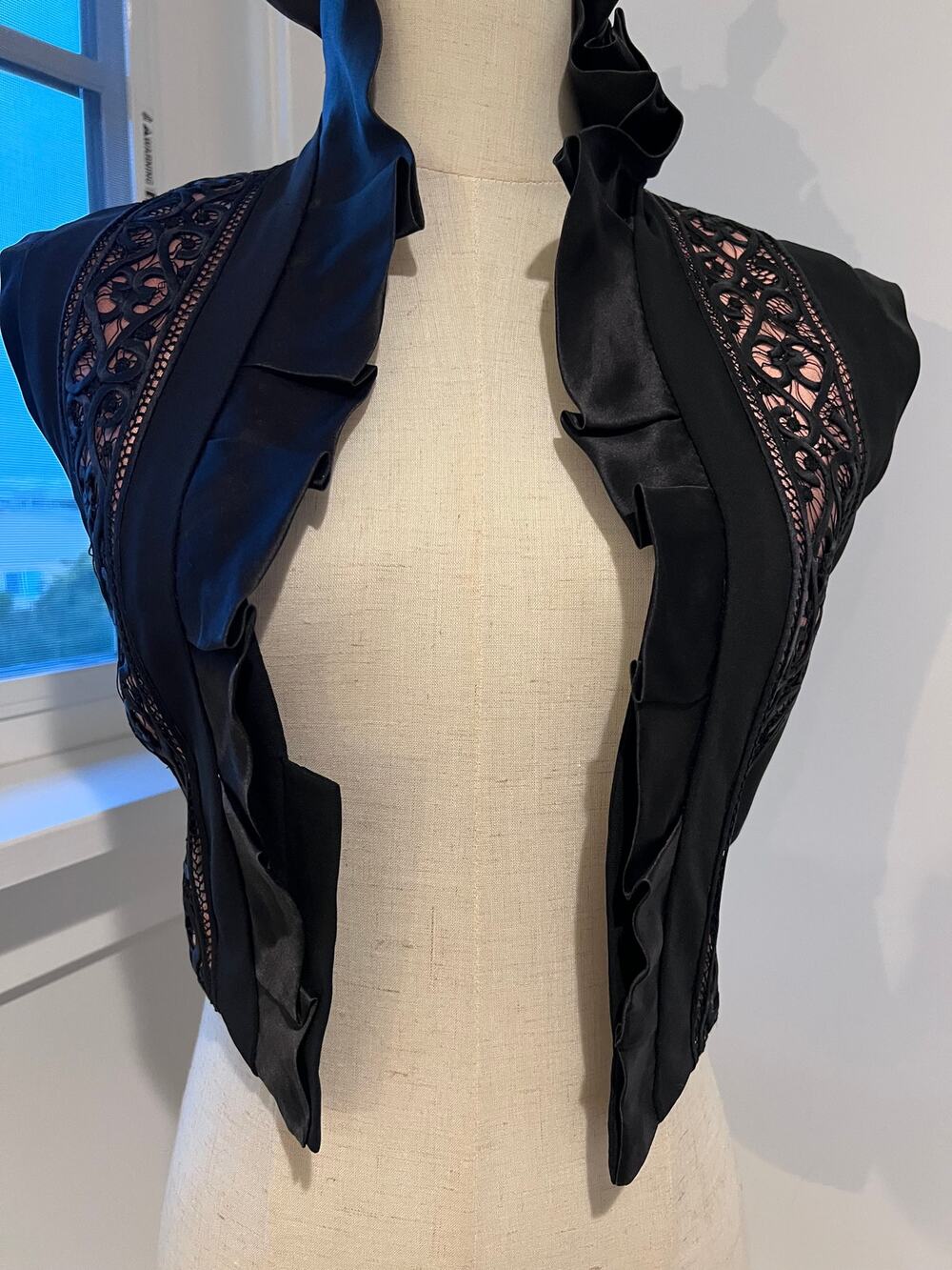 ARCHIVE 2004-05 Carlos Miele Black Silk Lace Ruffle Collar Vest Size 36